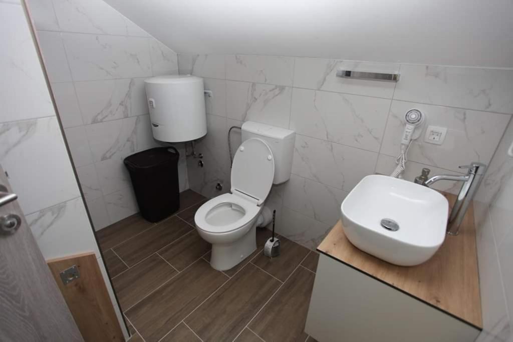 Apartmani Venecia Prozor Luaran gambar